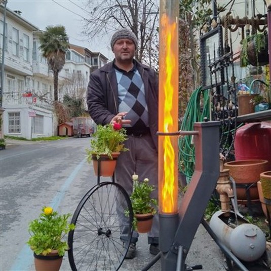 Šiltas medienos granulių šildytuvas